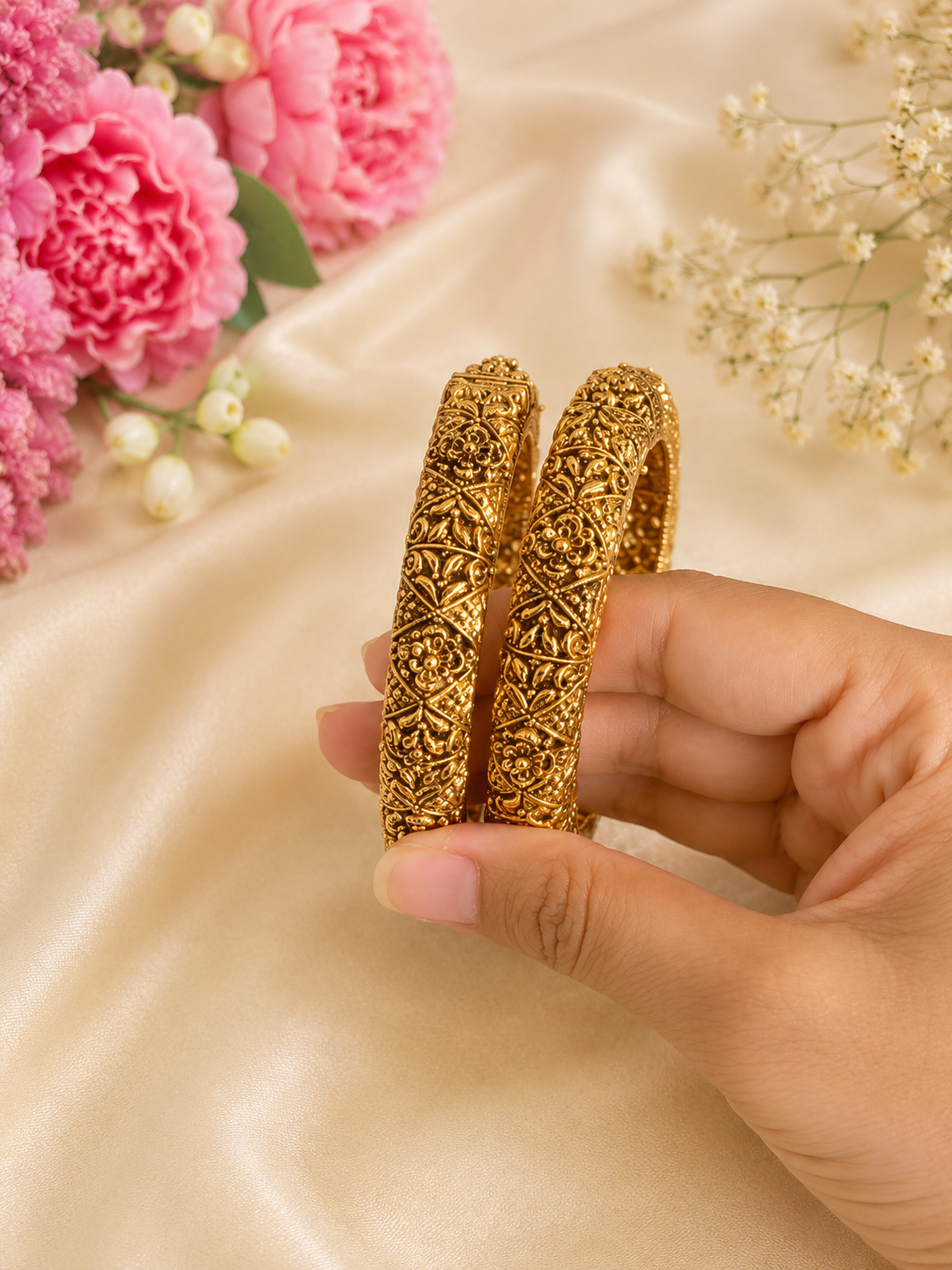 Aarzoo Gold Bangle