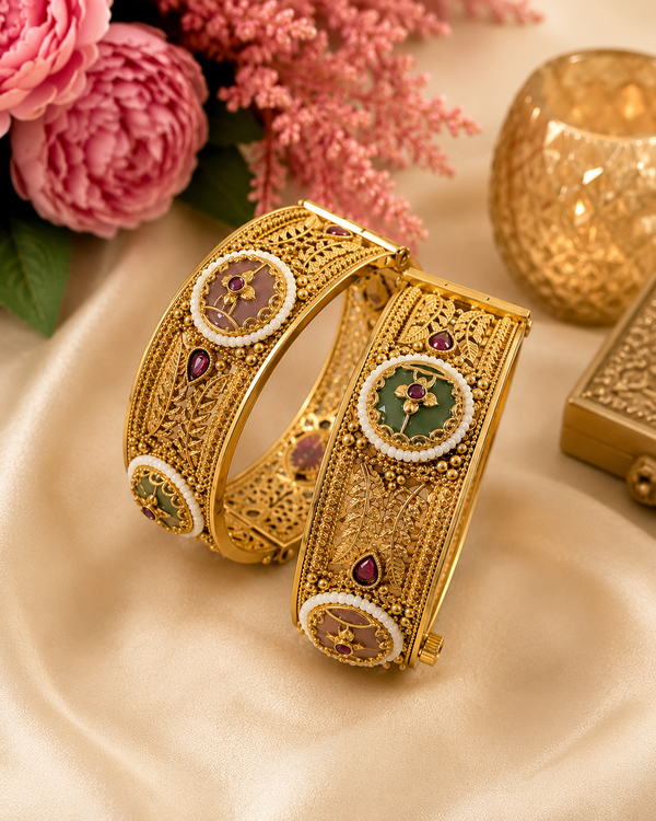 Raeesa Gold Bangle