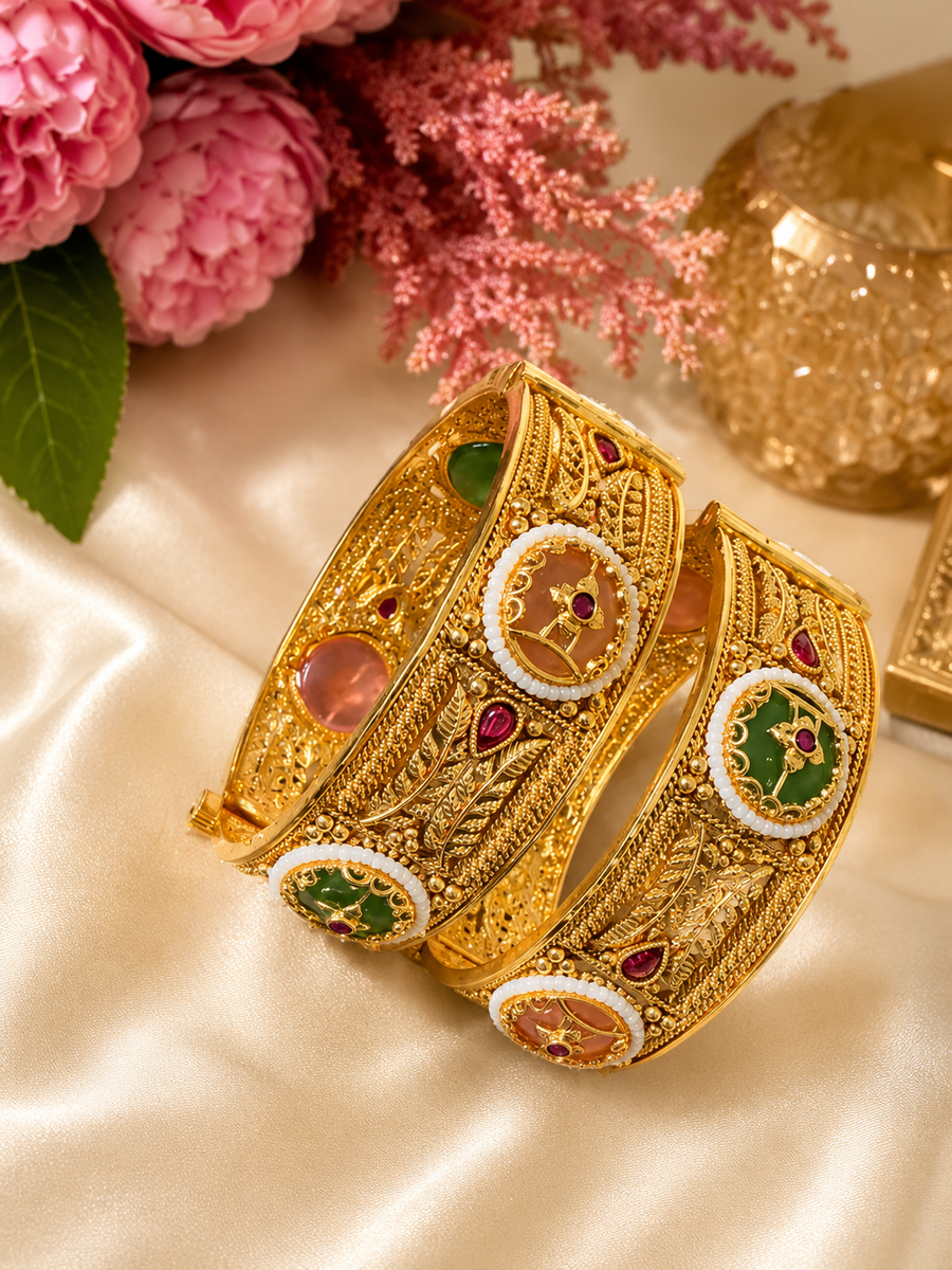 Raeesa Gold Bangle