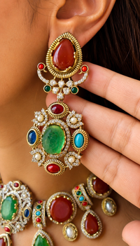 Evara Necklace With Earrings