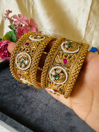 Rajwada Kundan Bangles