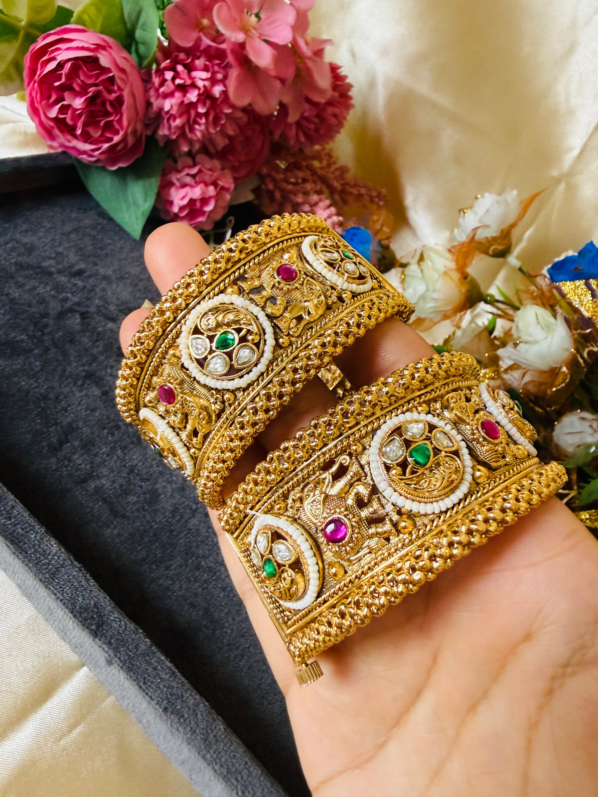 Rajwada Kundan Bangles