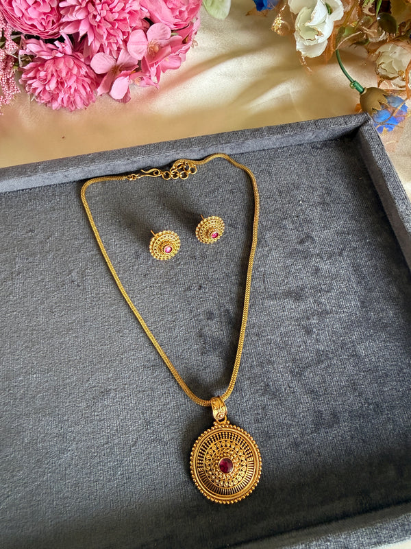 Meher Gold Pendant